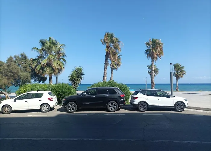 Primera Linea De Mar 아파트 또레비에하